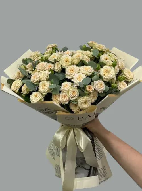 Заказ и доставка букета "Сердце" из 31 розы в Сочи