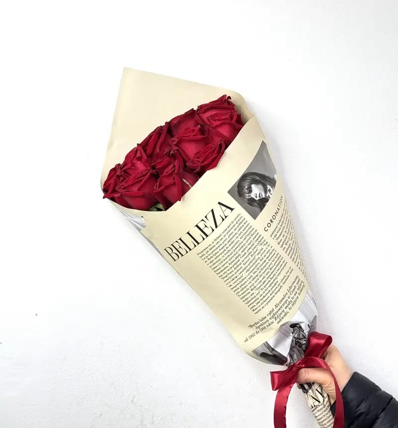 Красные розы 9 штук-доставка цветов Сочи