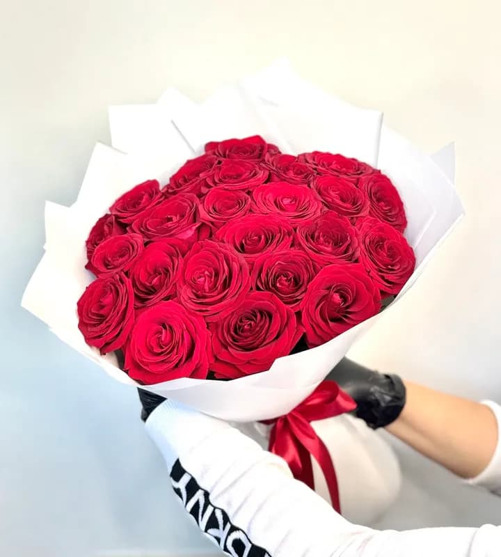 Красная Классика - 25 красных роз