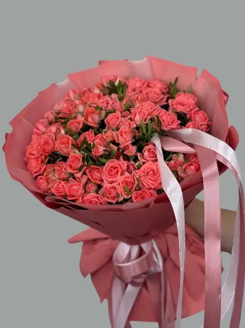 букет из 25 кустовых роз | Доставка цветов в Сочи