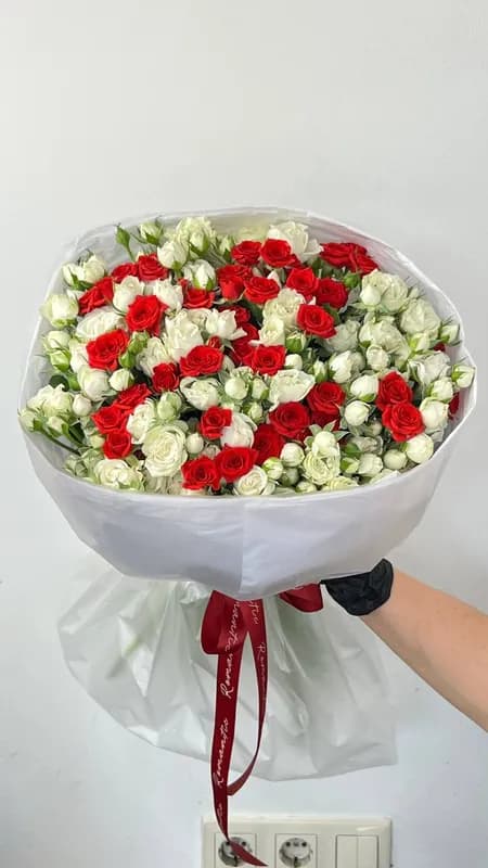 Букет из кустовых роз | Доставка цветов в Сочи